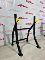 خرک جلو آینه